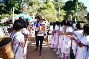 BIB: 3334
                            <button type="button" onclick="openModal(19053013)" class="btn btn-primary btn-sm float-right btn-popup" data-toggle="modal" data-target=".modal-high-quality">
                        <i class="fas fa-shopping-cart"></i> Add to Cart
                    </button>
                                            <button type="button" onclick="isThisMe(19053013, true)" class="btn btn-success btn-sm float-right btn-popup btn-isme hidden" data-toggle="tooltip" data-placement="bottom" title="นี่คือรูปของคุณใช่ไหม คลิกที่นี่เพื่อเอาเข้าอัลบั้ม">
                        <i class="fas fa-plus"></i> Add to album
                    </button>
                    <button type="button" onclick="isThisMe(19053013, false)" class="btn btn-warning btn-sm float-right btn-popup btn-isnotme hidden">
                        <i class="fas fa-ban"></i> Remove from album
                    </button>